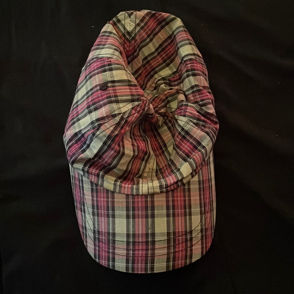 Black, Pink and White hat, Hardly Worn, OS